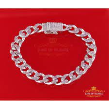 Men Vs Women: How Bracelet Preferences Vary Between the Sexes
